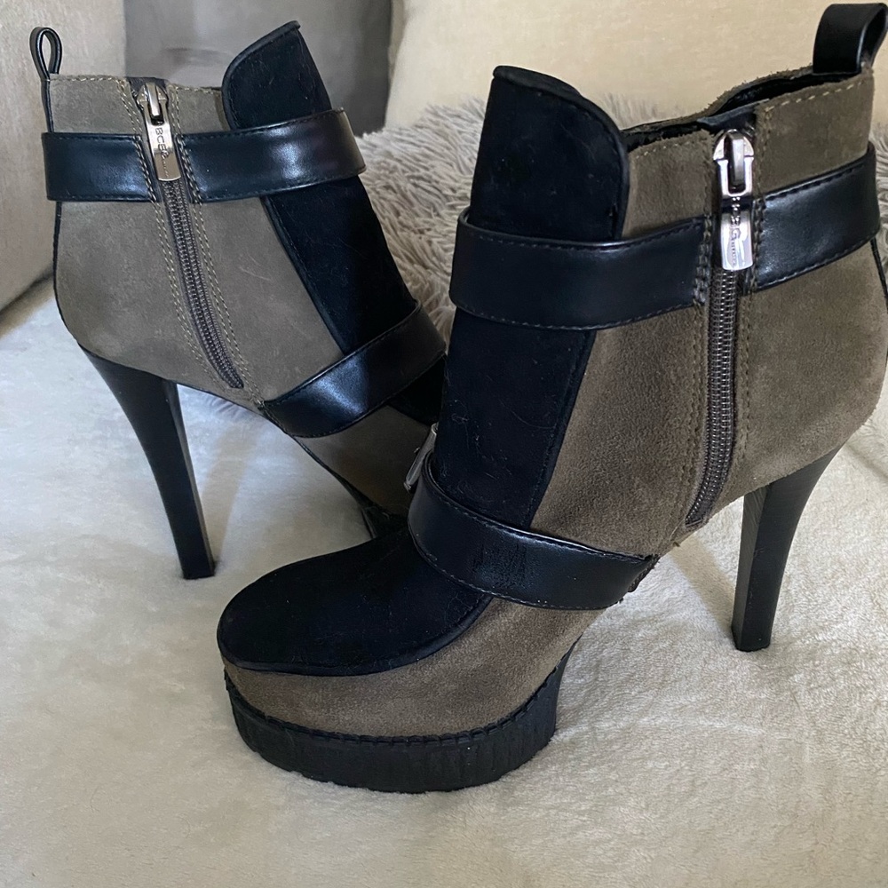 BCBGeneration Black and Green Heeled Boots